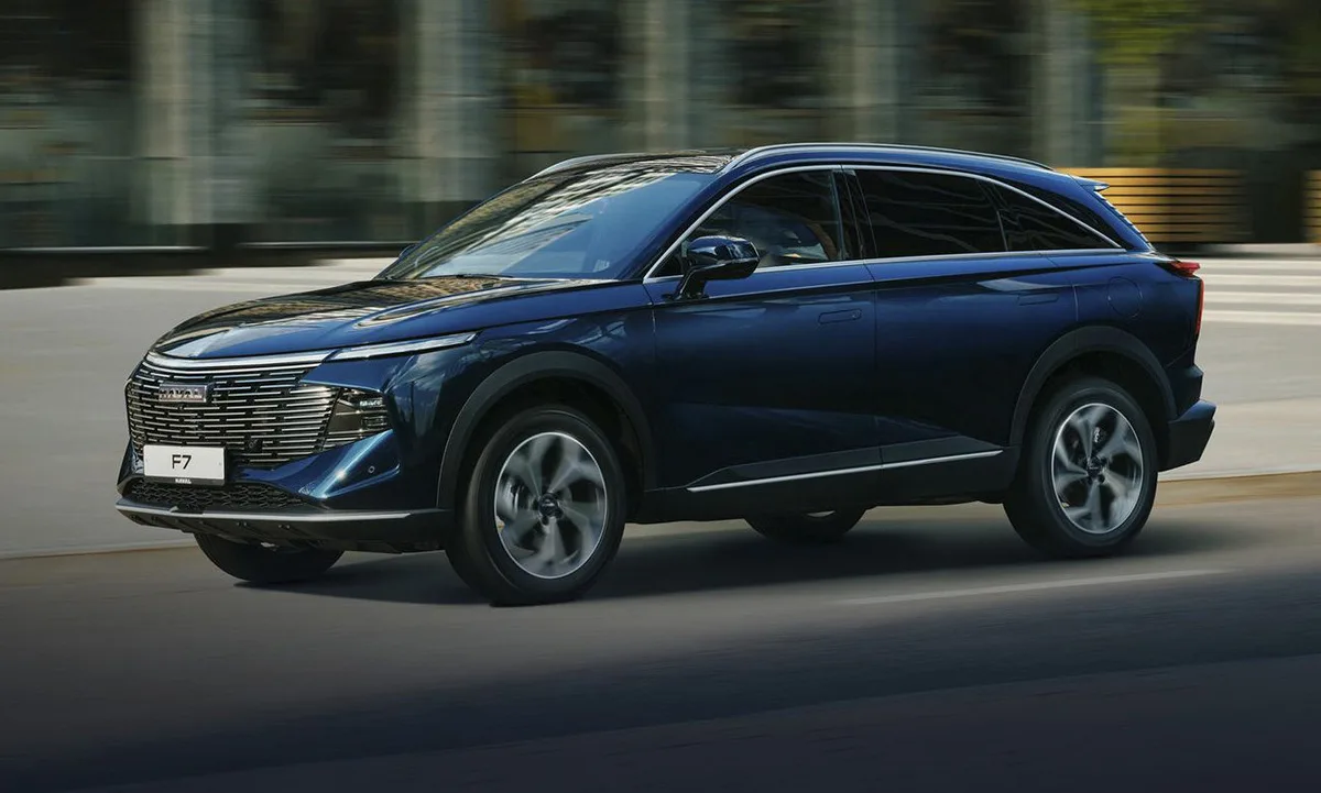 Haval F7 - внешний вид в движении